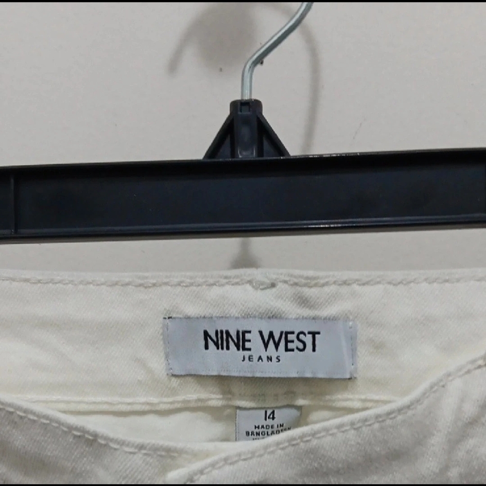 Nine West Women's White Slim Fit Cropped Jeans - Picture 3 of 8